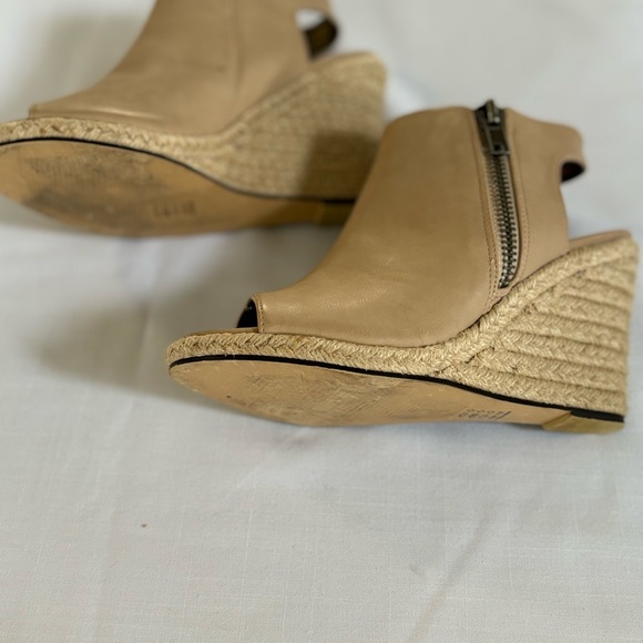 Michael Antonio Wedges Sz 7.5 - Picture 3 of 5